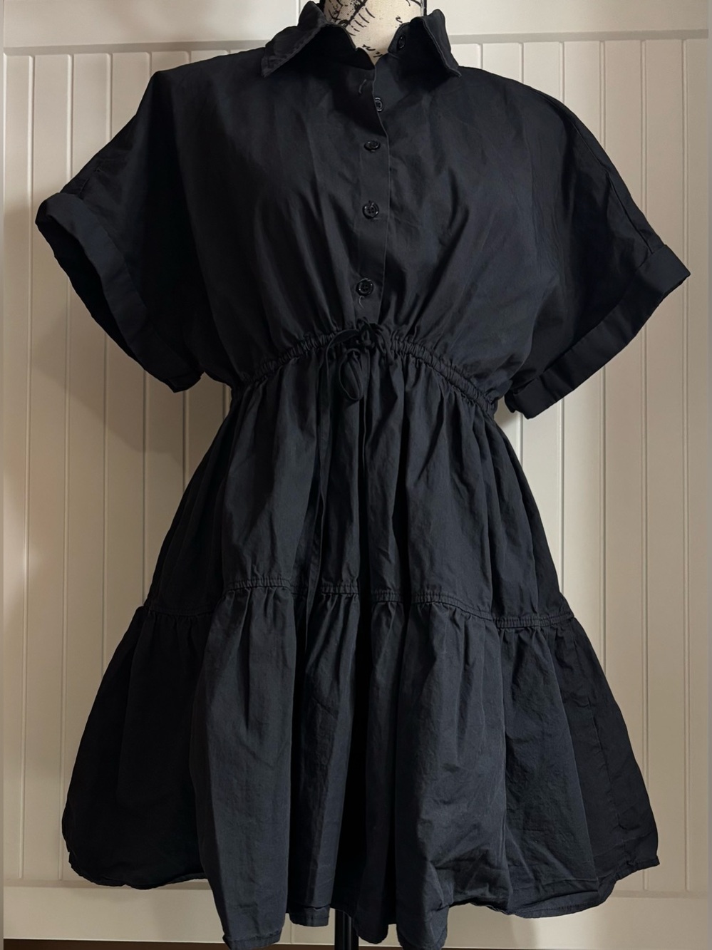 Deluc Sz Lg Black Short-Sleeve Tiered Shirt Dress - Classic Women's Dress